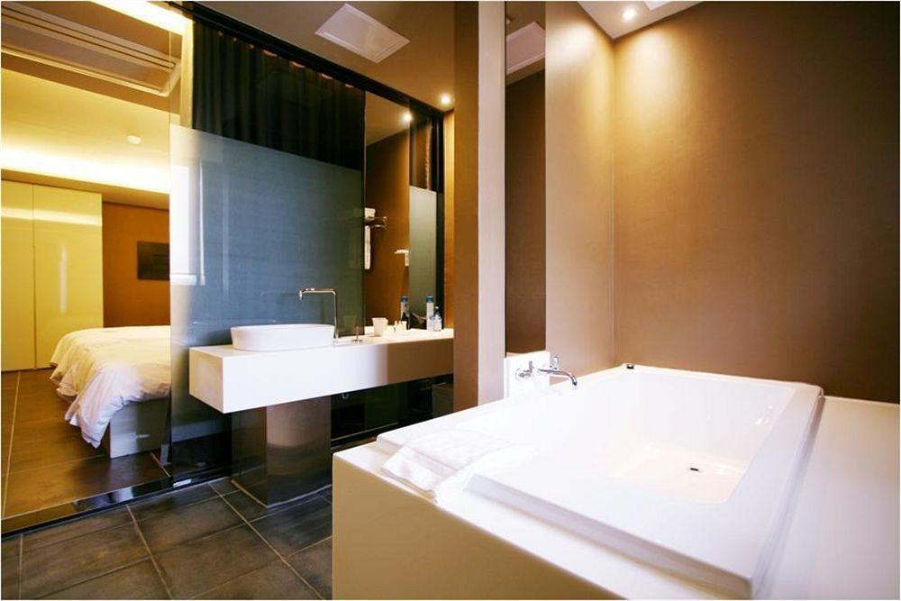 Hotel Oscar Suite Gunsan Exterior foto